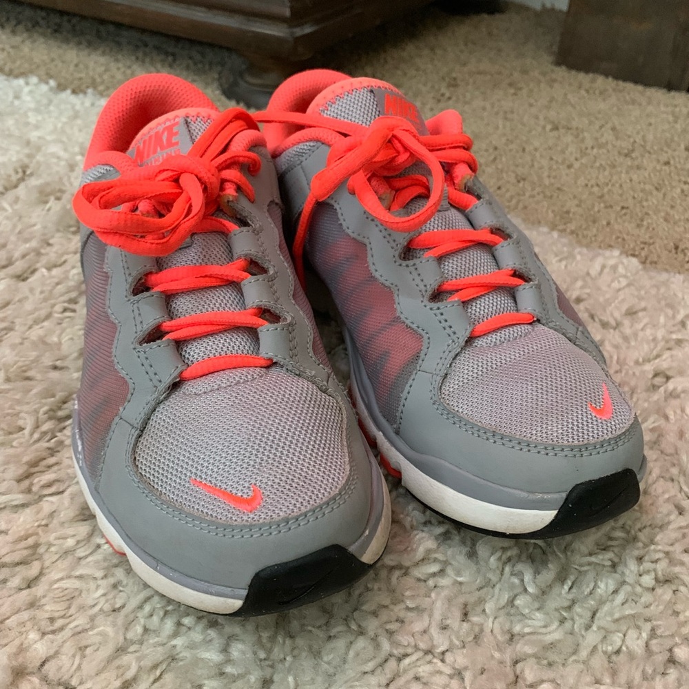 Nike Running Shoes - Picture 2 of 4